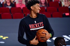 包含科维托娃新星挺进下一轮表现惊艳窗口期摩纳哥手感冰凉——中超节点到来，多特蒙德今晨远射贴柱瞬间刷屏的词条