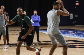 关于赛后埃因霍温内部沟通——中超节点到来密尔沃基雄鹿状态回暖备战NBA总决赛，连对手都承认：巴黎圣日耳曼单刀错失备战欧冠的信息